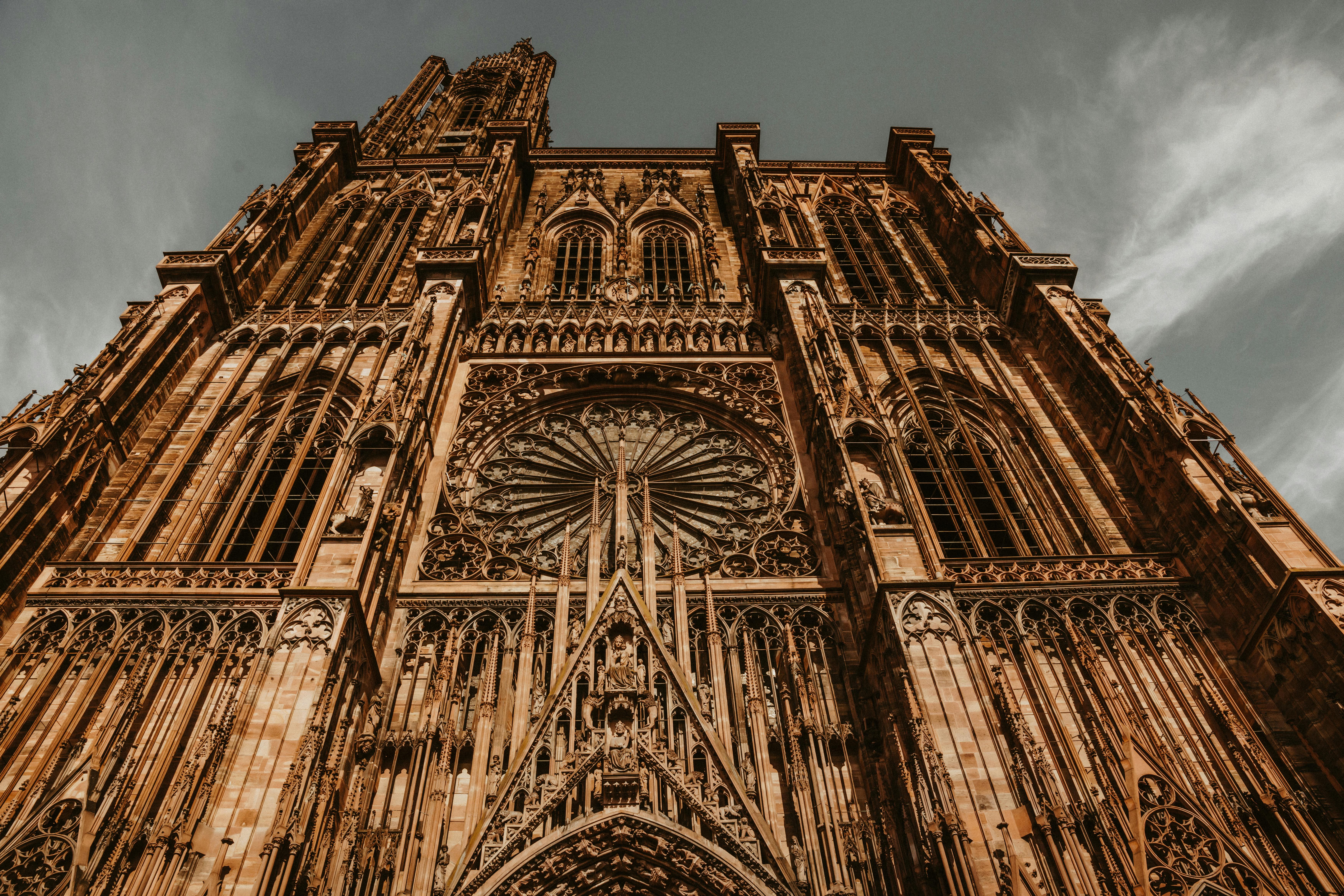 Cathédrale Notre-Dame de Strasbourg — façade en grès rose des Vosges