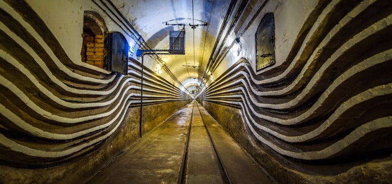 Couloir souterrain du Fort de Schoenenbourg - galeries de la Ligne Maginot